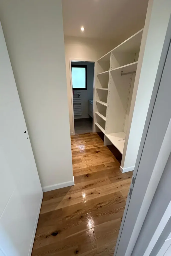 Réalisation de revêtement d'une panderie par Brouard peinture pont saint martin